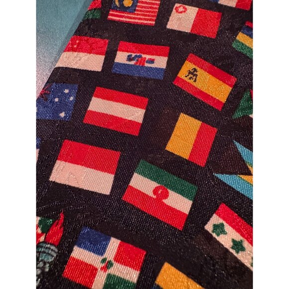 Renaissance Handmade Tie – Statue of Liberty & World Flags – 100% Polyester - Picture 6 of 9